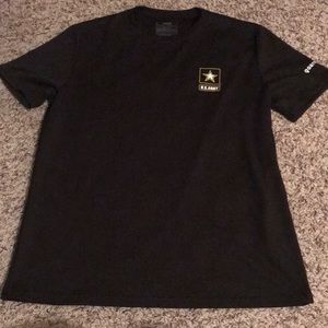 Short sleeve athletic shirt